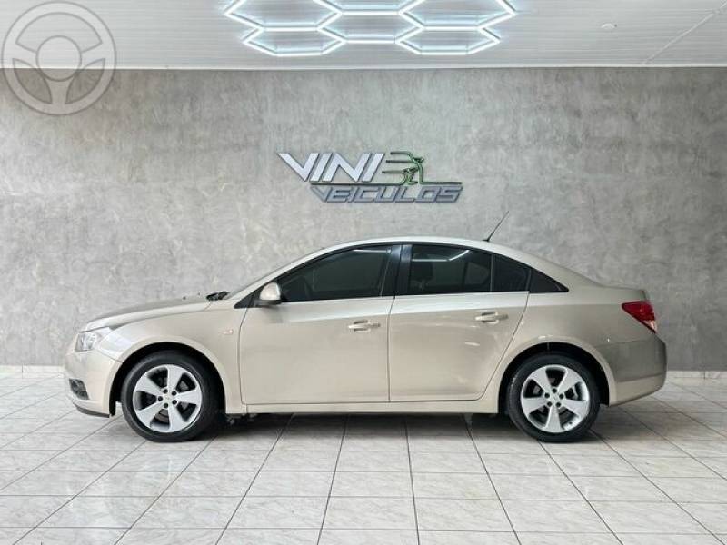 CHEVROLET - CRUZE LT 1.8 FLEXPOWER - 2011/2012 - BEGE - R$ 50.000,00