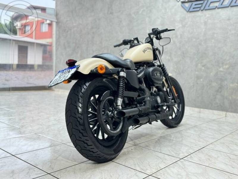 HARLEY DAVIDSON - HARLEY-DAVIDSON XL 883 IRON - 2014/2015 - BEGE - R$ 42.000,00