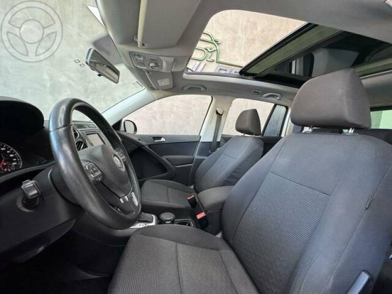 VOLKSWAGEN - TIGUAN 1.4 TSI - 2016/2017 - BRANCA - R$ 89.900,00