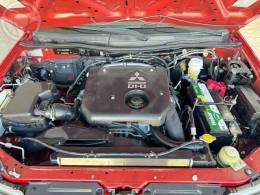 MITSUBISHI - TRITON HPE 3.2 TURBO DIESEL - 2012/2013 - VERMELHA - R$ 99.900,00
