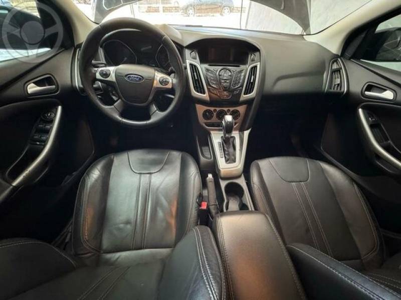 FORD - FOCUS 1.6 SE FLEX HATCH - 2013/2014 - PRETA - R$ 47.900,00