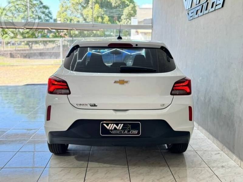 CHEVROLET - ONIX LT 1.0 FLEX - 2023/2023 - BRANCA - R$ 73.000,00