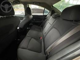 CHEVROLET - CRUZE LT 1.8 FLEXPOWER - 2011/2012 - BEGE - R$ 50.000,00