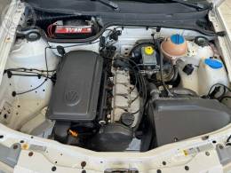 VOLKSWAGEN - GOL G4 1.0 TREND - 2013/2014 - BRANCA - R$ 23.990,00