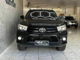TOYOTA - HILUX SRX 2.8 4X4 TDI - 2017/2017 - PRETA - R$ 189.900,00