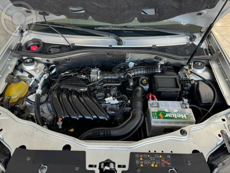 RENAULT - DUSTER DYNAMIQUE 1.6 AT - 2017/2018 - PRATA - R$ 72.000,00