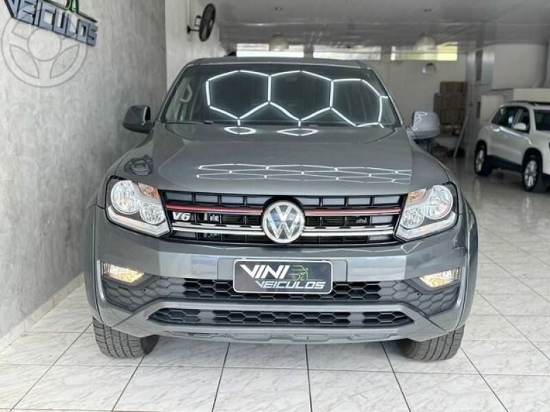 VOLKSWAGEN - AMAROK COMFORTLINE 3.0 V6 TDI - 2023/2023 - CINZA - R$ 209.900,00