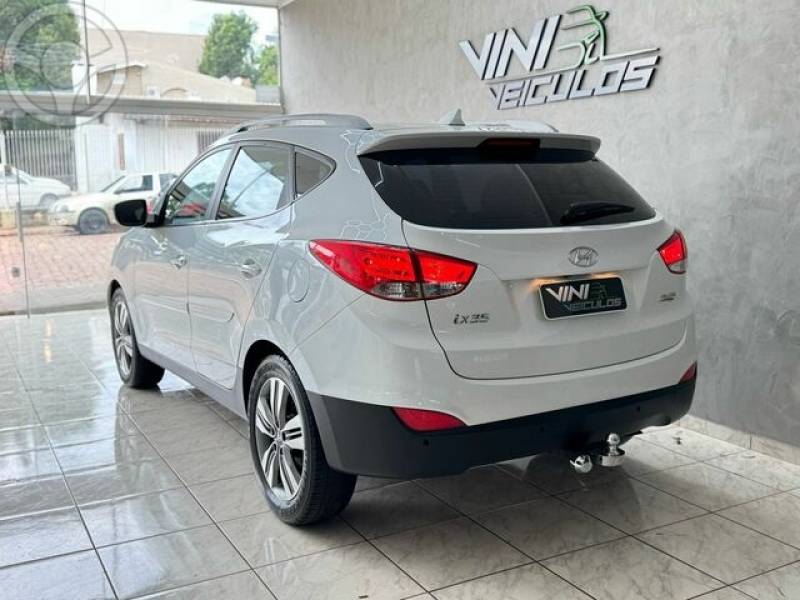 HYUNDAI - IX35 GLS 2.0 FLEX AT - 2017/2018 - BRANCA - R$ 89.900,00