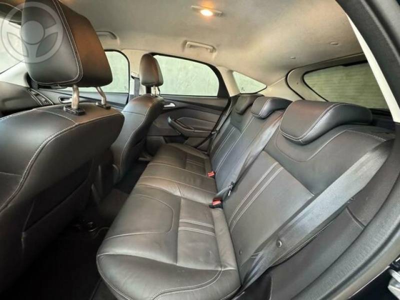 FORD - FOCUS 1.6 SE FLEX HATCH - 2013/2014 - PRETA - R$ 47.900,00
