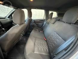 RENAULT - DUSTER DYNAMIQUE 1.6 AT - 2017/2018 - PRATA - R$ 72.000,00