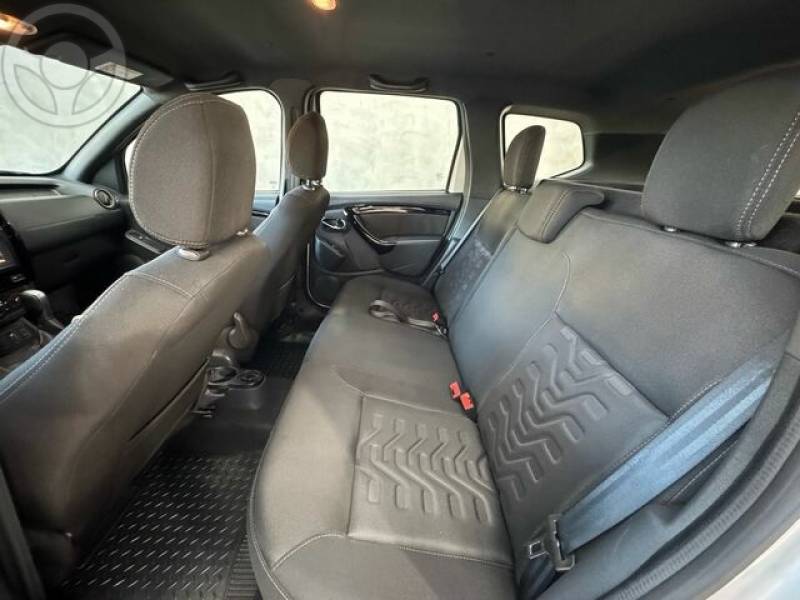 RENAULT - DUSTER DYNAMIQUE 1.6 AT - 2017/2018 - PRATA - R$ 72.000,00