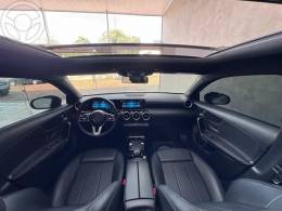 MERCEDES - A 250 2.0 TURBO - 2019/2020 - BRANCA - R$ 199.900,00