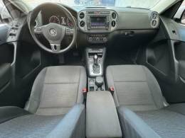 VOLKSWAGEN - TIGUAN 1.4 TSI - 2016/2017 - BRANCA - R$ 89.900,00