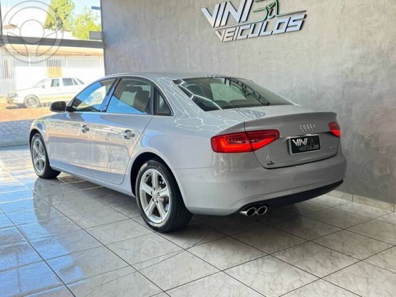 AUDI - AUDI A4 1.8 TFSI - 2014/2015 - PRATA - R$ 89.900,00
