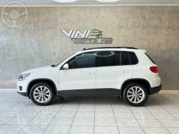 VOLKSWAGEN - TIGUAN 1.4 TSI - 2016/2017 - BRANCA - R$ 89.900,00