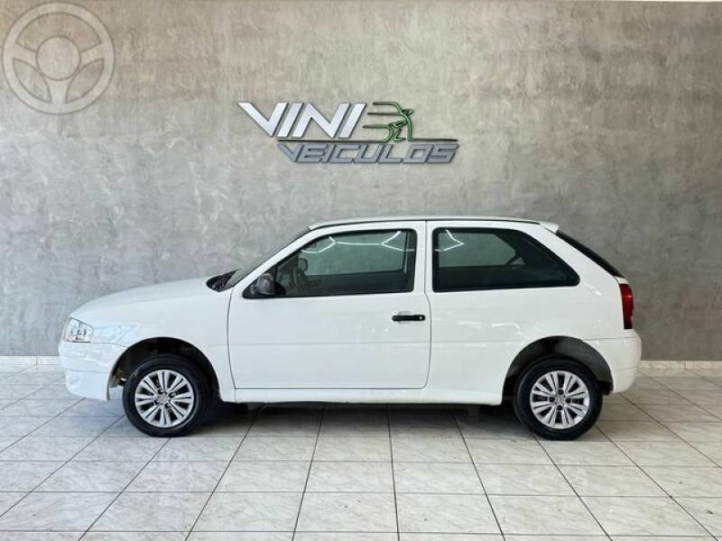VOLKSWAGEN - GOL G4 1.0 TREND - 2013/2014 - BRANCA - R$ 23.990,00