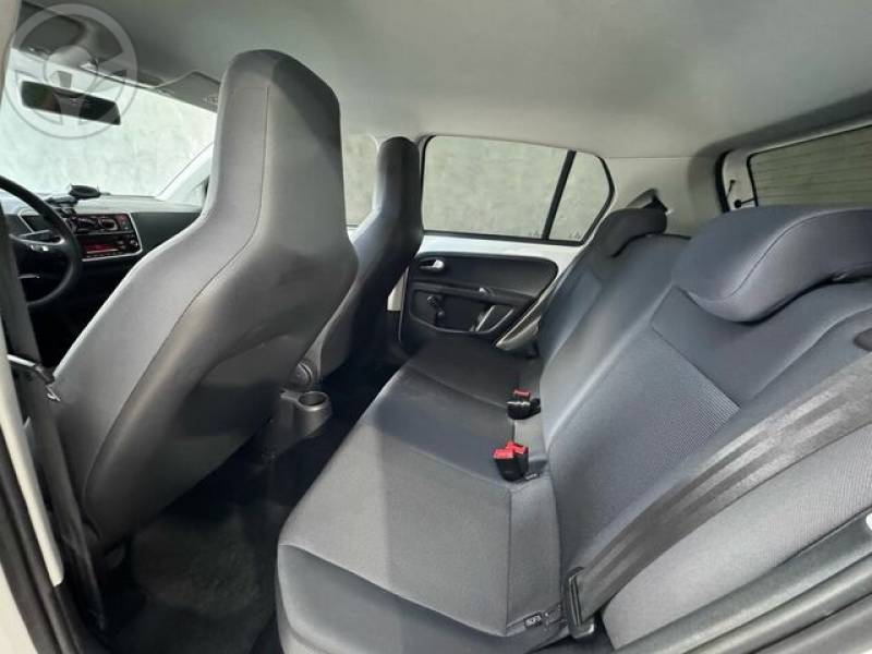 VOLKSWAGEN - UP 1.0 TOTAL FLEX - 2019/2020 - BRANCA - R$ 55.900,00