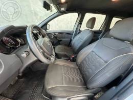 RENAULT - DUSTER DYNAMIQUE 1.6 AT - 2017/2018 - PRATA - R$ 72.000,00