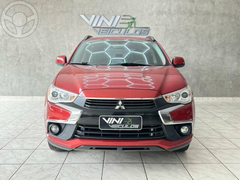 MITSUBISHI - ASX 2.0 AUT. - 2017/2018 - VERMELHA - R$ 89.900,00