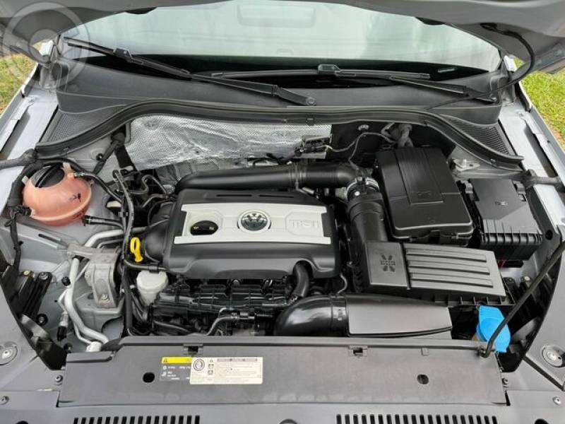 VOLKSWAGEN - TIGUAN 2.0 TSI 4MOTION - 2014/2015 - PRATA - R$ 69.900,00