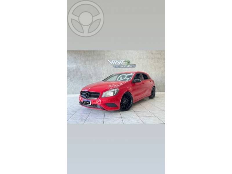 MERCEDES - A200 1.6 TURBO FLEX - 2014/2015 - VERMELHA - R$ 85.000,00