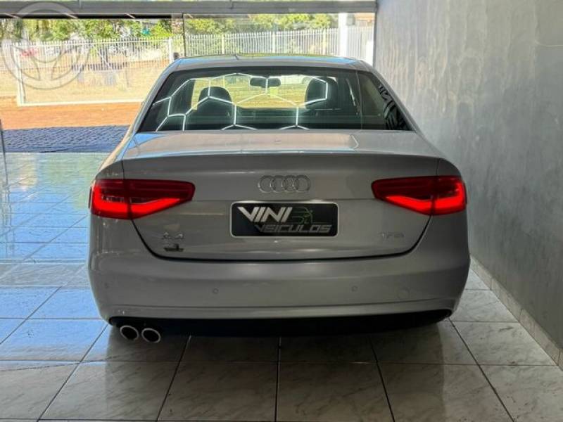AUDI - AUDI A4 1.8 TFSI - 2014/2015 - PRATA - R$ 89.900,00