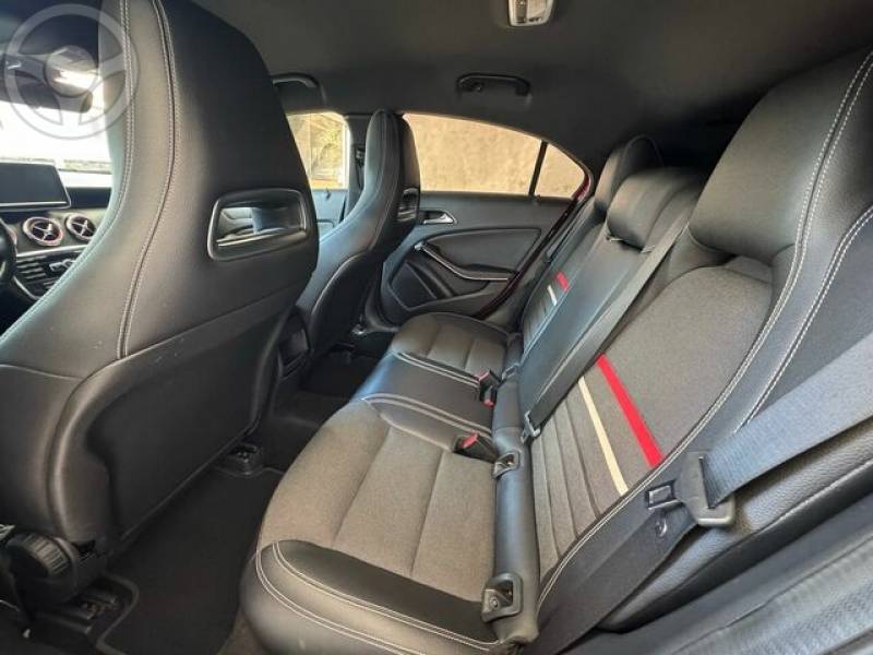 MERCEDES - A200 1.6 TURBO FLEX - 2014/2015 - VERMELHA - R$ 85.000,00