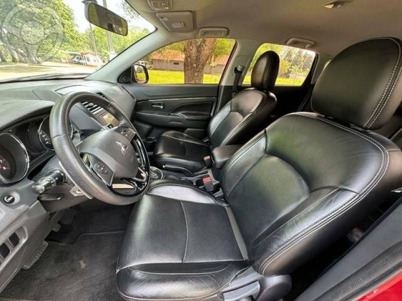 MITSUBISHI - ASX 2.0 AUT. - 2017/2018 - VERMELHA - R$ 89.900,00