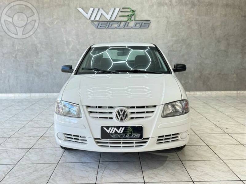 VOLKSWAGEN - GOL G4 1.0 TREND - 2013/2014 - BRANCA - R$ 23.990,00