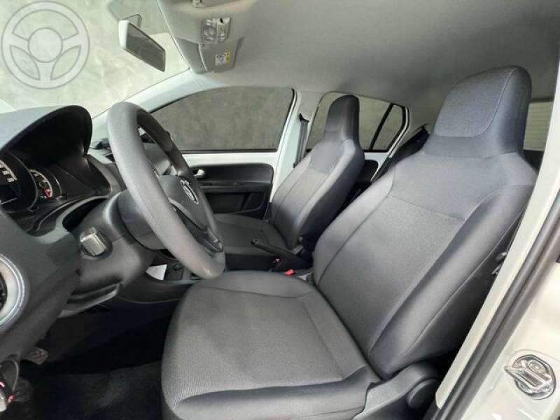 VOLKSWAGEN - UP 1.0 TOTAL FLEX - 2019/2020 - BRANCA - R$ 55.900,00
