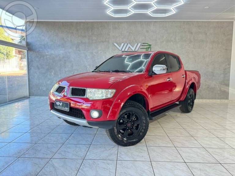 MITSUBISHI - TRITON HPE 3.2 TURBO DIESEL - 2012/2013 - VERMELHA - R$ 99.900,00