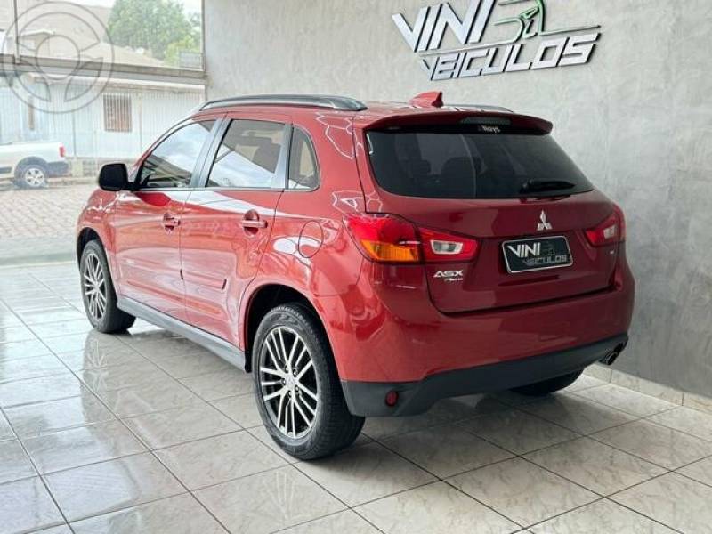 MITSUBISHI - ASX 2.0 AUT. - 2017/2018 - VERMELHA - R$ 89.900,00