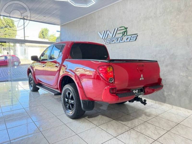 MITSUBISHI - TRITON HPE 3.2 TURBO DIESEL - 2012/2013 - VERMELHA - R$ 99.900,00