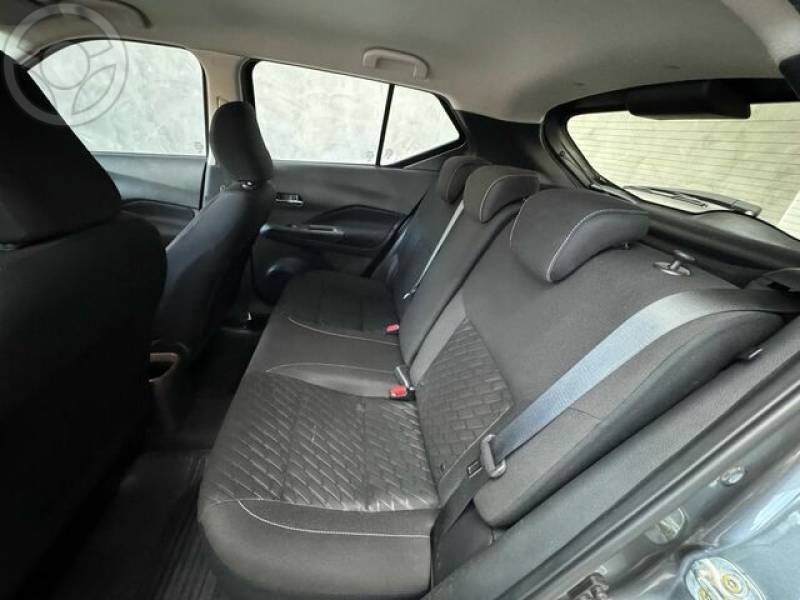 NISSAN - KICKS ADVANCE 1.6 FLEX - 2021/2022 - CINZA - R$ 99.900,00
