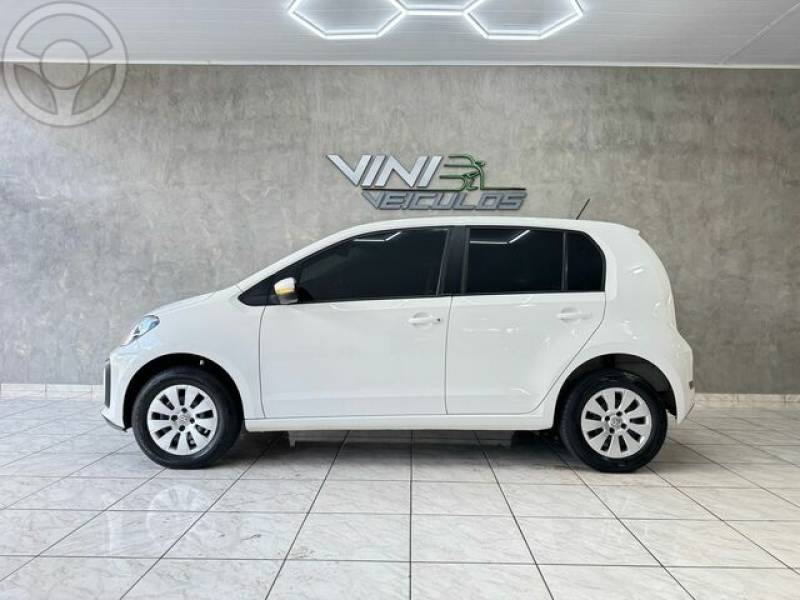VOLKSWAGEN - UP 1.0 TOTAL FLEX - 2019/2020 - BRANCA - R$ 55.900,00