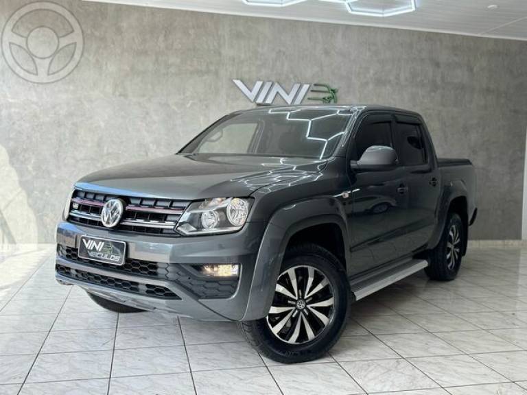 VOLKSWAGEN - AMAROK COMFORTLINE 3.0 V6 TDI - 2023/2023 - CINZA - R$ 209.900,00