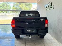 TOYOTA - HILUX SRX 2.8 4X4 TDI - 2017/2017 - PRETA - R$ 189.900,00