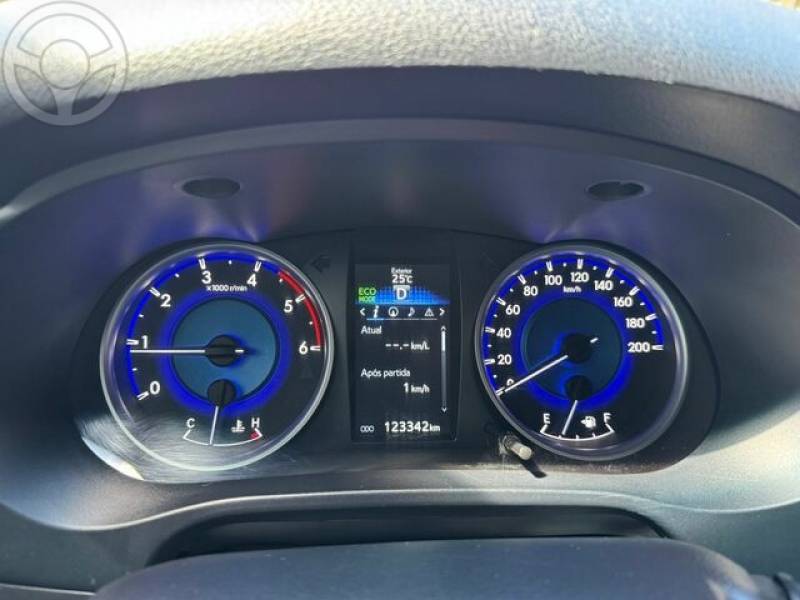 TOYOTA - HILUX SRX 2.8 4X4 TDI - 2017/2017 - PRETA - R$ 189.900,00