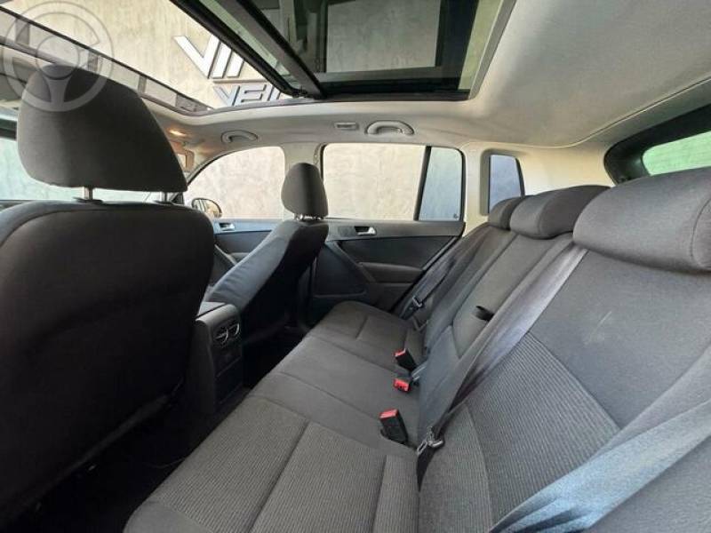 VOLKSWAGEN - TIGUAN 1.4 TSI - 2016/2017 - BRANCA - R$ 89.900,00