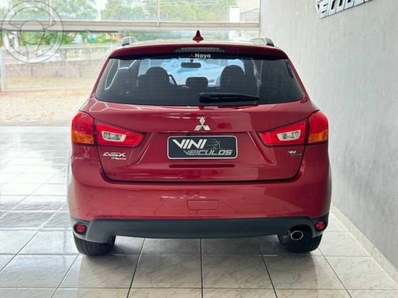 MITSUBISHI - ASX 2.0 AUT. - 2017/2018 - VERMELHA - R$ 89.900,00