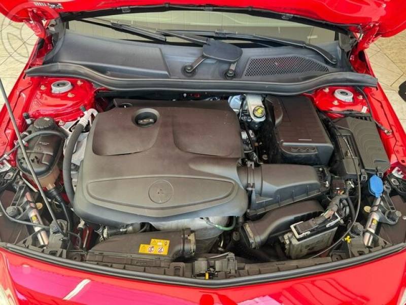 MERCEDES - A200 1.6 TURBO FLEX - 2014/2015 - VERMELHA - R$ 85.000,00